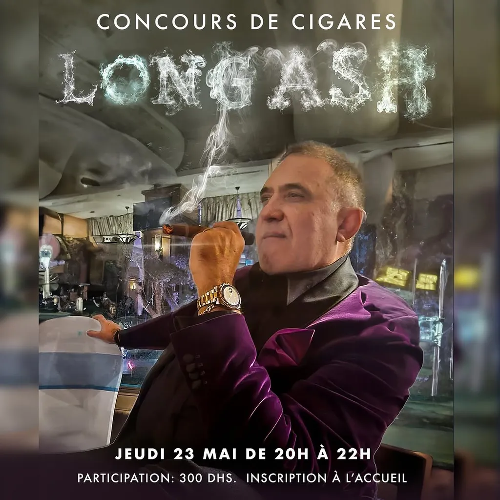 Affiche du concours de cigares « Long Ash » au Grand Casino La Mamounia : un joueur en veste de velours prune fume un cigare à une table de jeu, la fumée dessinant le titre.